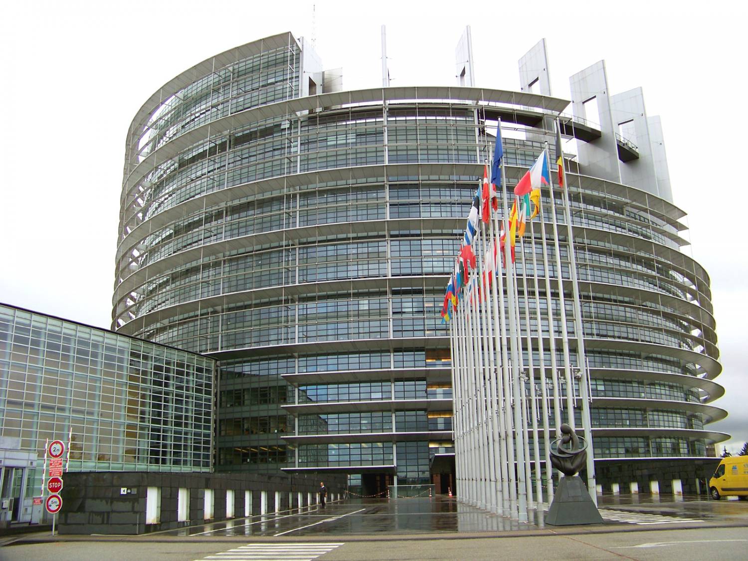 Здание Европарламента Фото