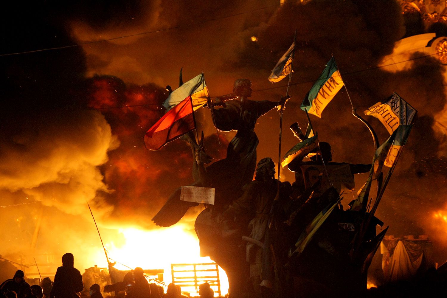 Революция видео. Майдан. Майдан революция. Цветная революция на Украине 2014. Майдан на Украине.